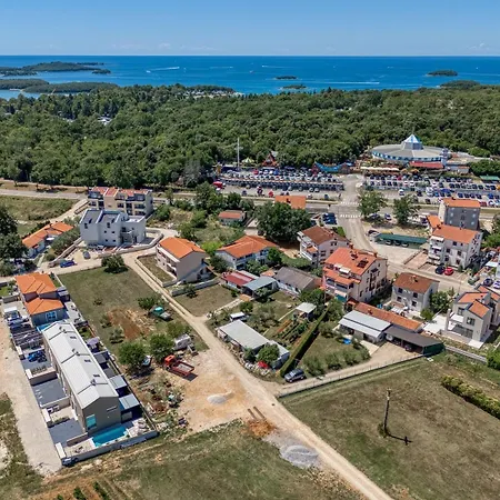 Rest Nest With Private Pool *