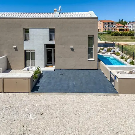 Rest Nest With Private Pool * Funtana