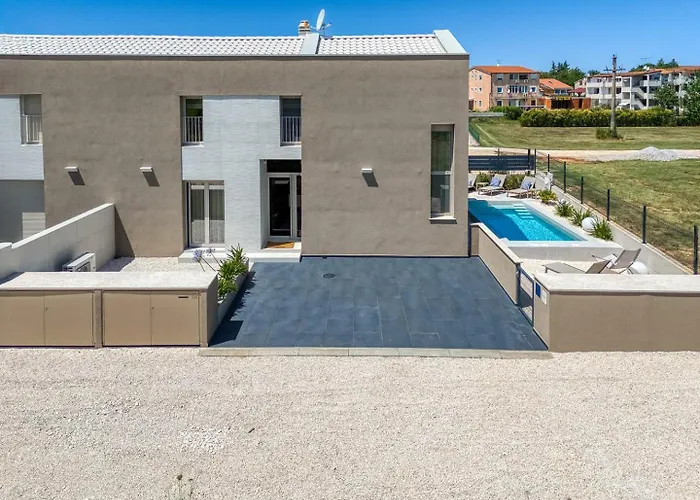 Rest Nest With Private Pool * Funtana