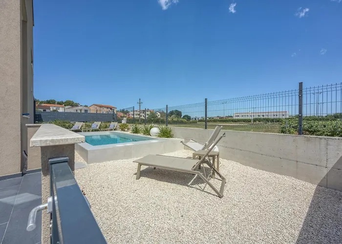 Vikendica Rest Nest With Private Pool *